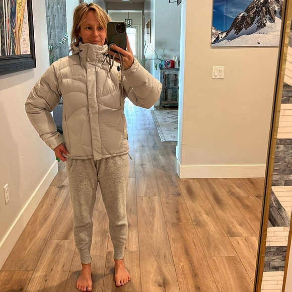 Cloudveil Down Jacket - Picture 4 of 16